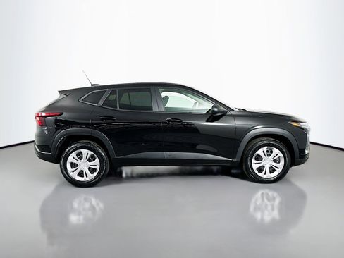 Used 2024 Chevrolet Trax LS FWD image 9