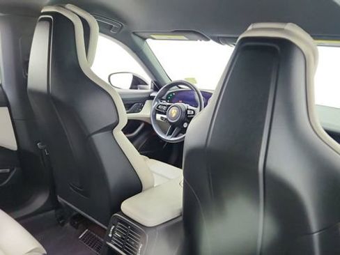 Used 2022 Porsche Taycan image 26