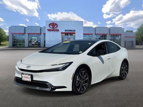 Used 2023 Toyota Prius Prime FWD image 1
