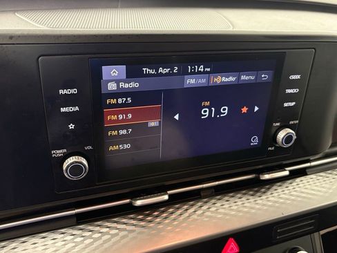 Used 2022 Kia Carnival LX FWD image 25