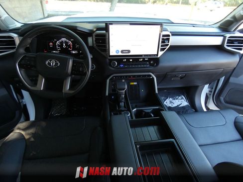 Used 2024 Toyota Tundra Limited AWD/4WD image 23