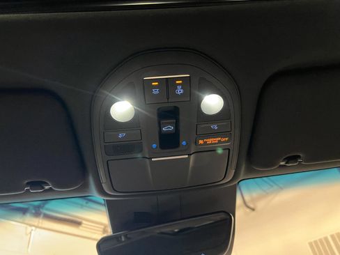 Used 2023 Genesis G70 2.0T w/ Sport Prestige Package image 22