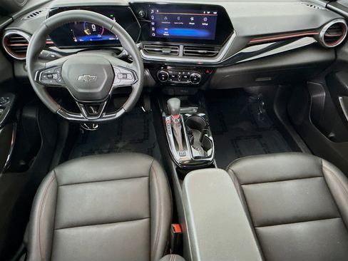 Used 2024 Chevrolet Trax RS w/ Sunroof Package FWD image 27