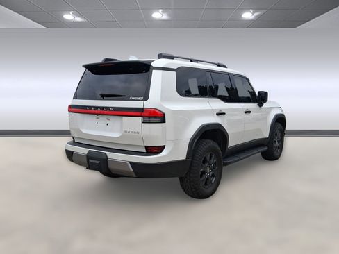 Used 2024 Lexus GX 550 image 8