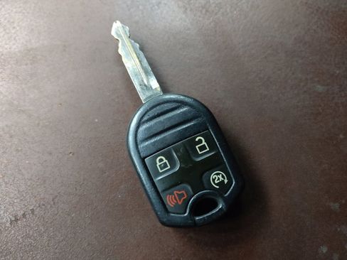 Used 2014 Ford F150 King Ranch w/ King Ranch Luxury Package image 32