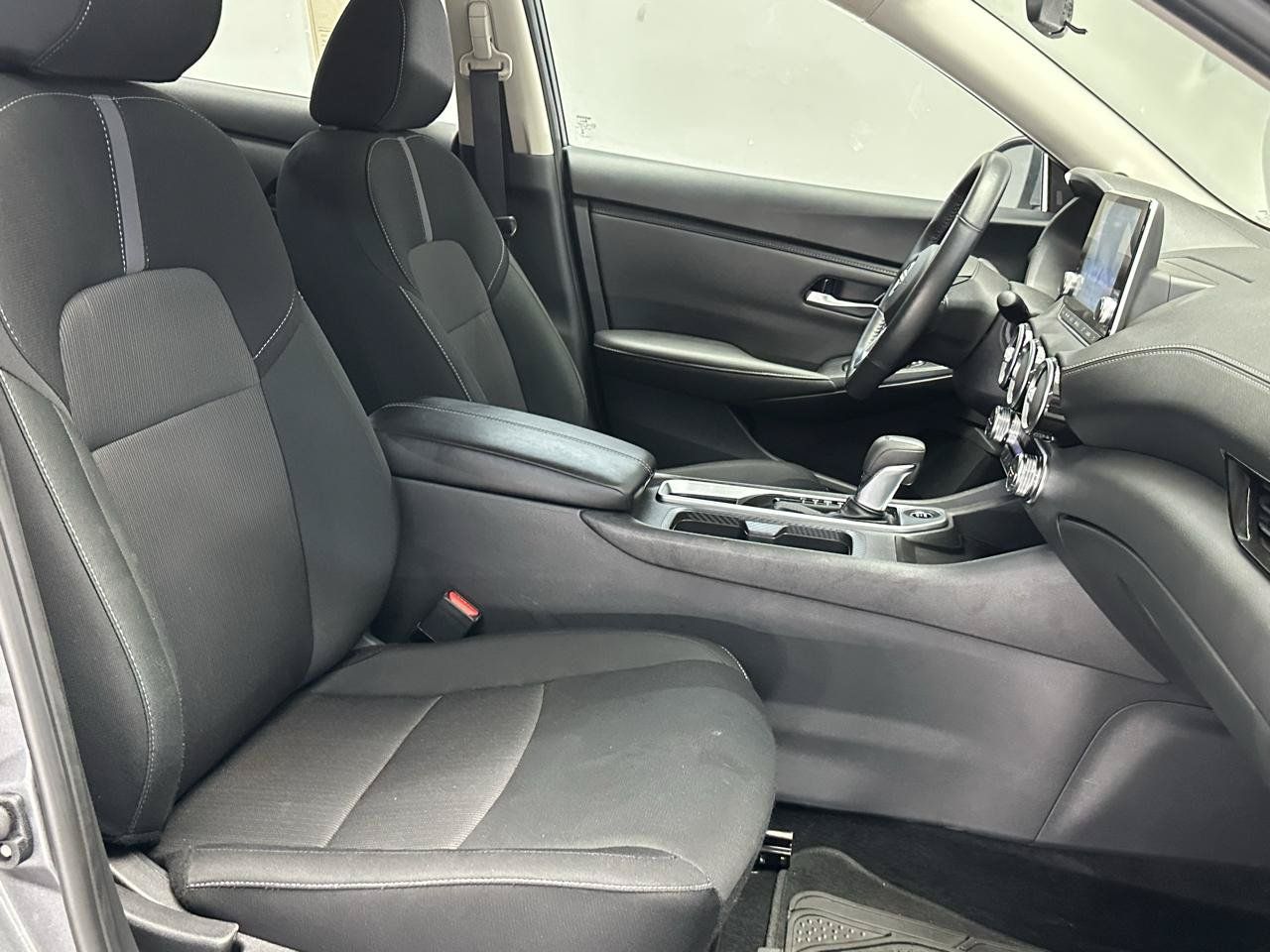Used 2025 Nissan Sentra SV FWD image 14