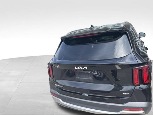 Used 2024 Kia Sorento S AWD/4WD image 9