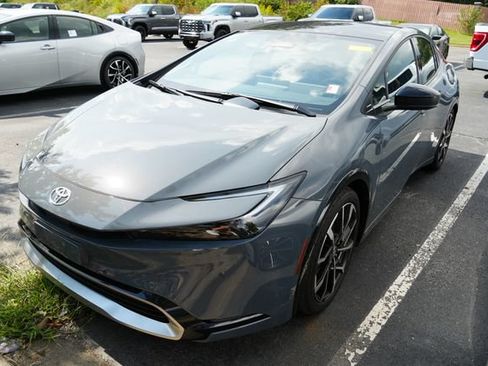 Used 2026 Toyota Prius Plug-In Hybrid w/ Limited Premium Package FWD image 5