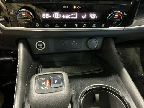 Used 2021 Nissan Rogue SL w/ Premium Package image 12