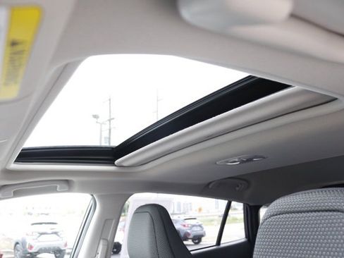 Certified 2024 Subaru Crosstrek 2.0i Premium image 15