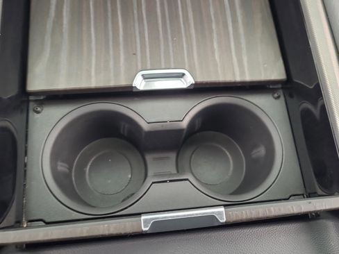 Used 2021 GMC Yukon Denali w/ Denali Premium Package image 18