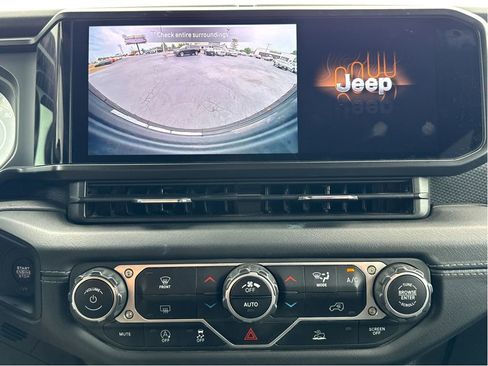 Used 2024 Jeep Wrangler Unlimited Rubicon image 20