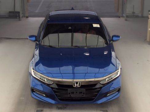 Used 2019 Honda Accord Sport image 2
