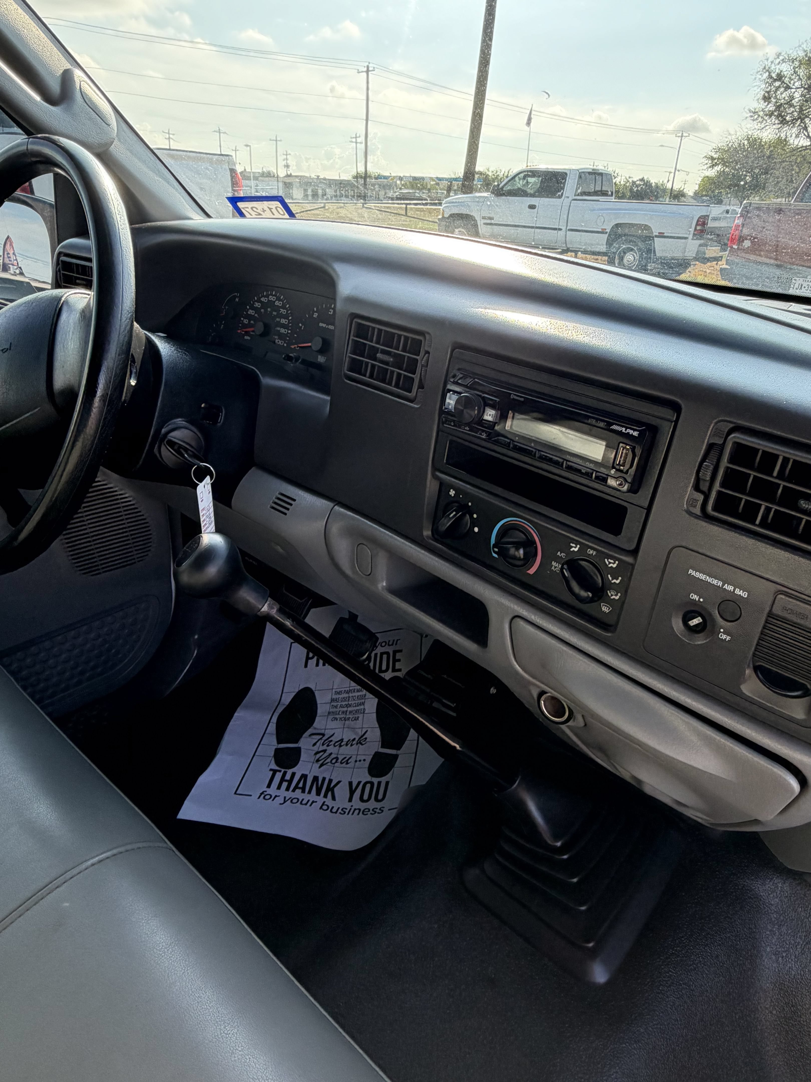 Used 2003 Ford F250 2WD SuperCab Super Duty image 12