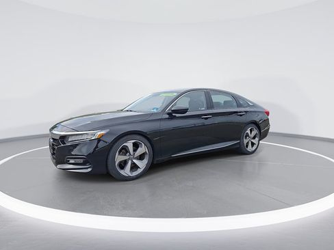 Used 2018 Honda Accord Touring image 5