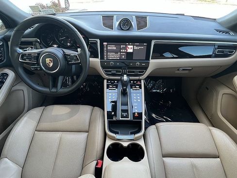 Used 2022 Porsche Macan image 10
