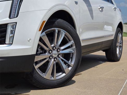 New 2026 Cadillac XT5 Premium Luxury w/ LPO, Floor Liner Package image 8