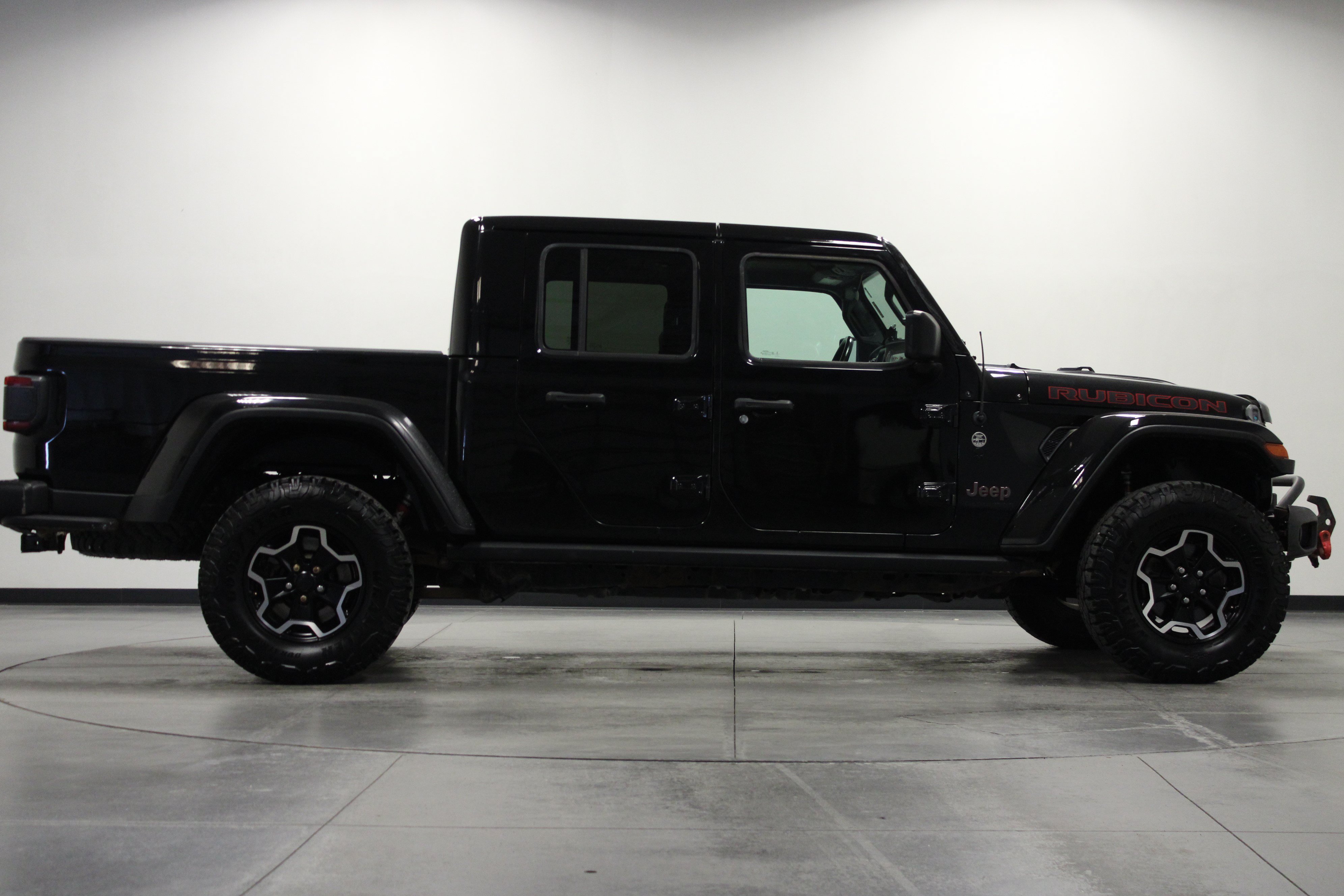 Used 2020 Jeep Gladiator Rubicon w/ LED Lighting Group AWD/4WD image 3