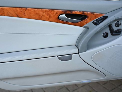 Used 2007 Mercedes-Benz SL 550 image 22