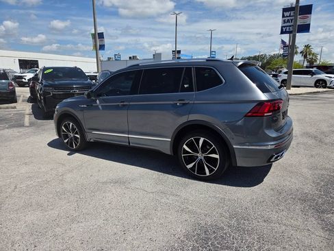 Used 2022 Volkswagen Tiguan SEL R-Line AWD/4WD image 9