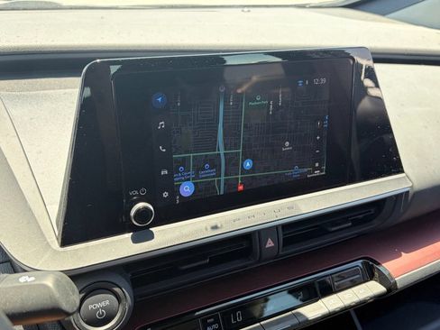 Used 2026 Toyota Prius Plug-In Hybrid FWD image 9
