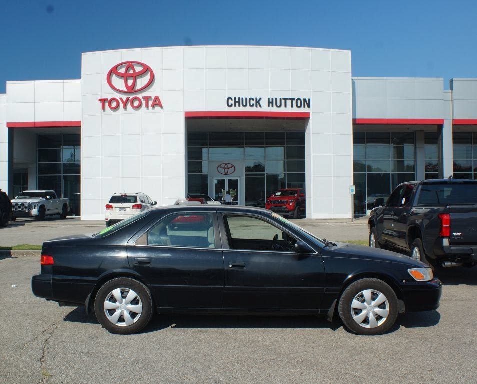 Used 2001 Toyota Camry CE w/ Value Pkg 1 FWD image 1