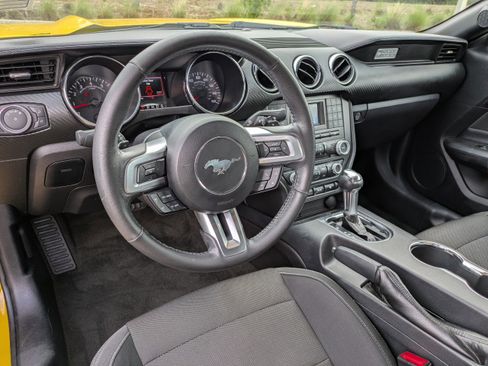 Used 2016 Ford Mustang V6 w/ Equipment Group 051A image 17