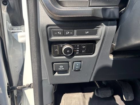 Certified 2024 Ford F150 Lariat w/ Equipment Group 502A High AWD/4WD image 21