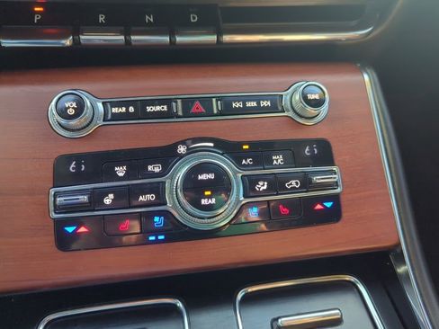 Used 2020 Lincoln Aviator Reserve w/ Equipment Group 201A image 36