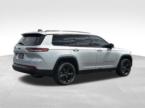 Used 2023 Jeep Grand Cherokee L Laredo AWD/4WD image 7