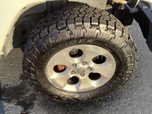 Used 2013 Jeep Wrangler Sahara w/ Connectivity Group image 18