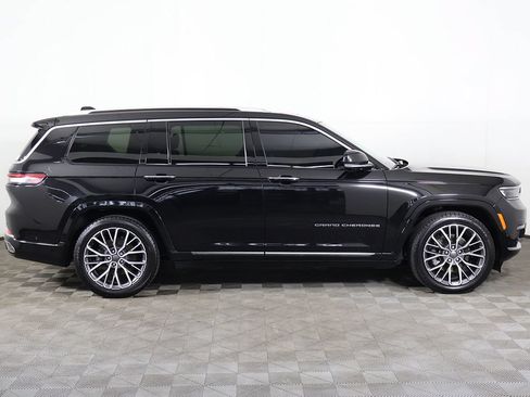 Used 2022 Jeep Grand Cherokee L Summit w/ Advanced Protech Group IV AWD/4WD image 25