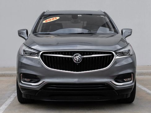 Used 2021 Buick Enclave Essence image 5