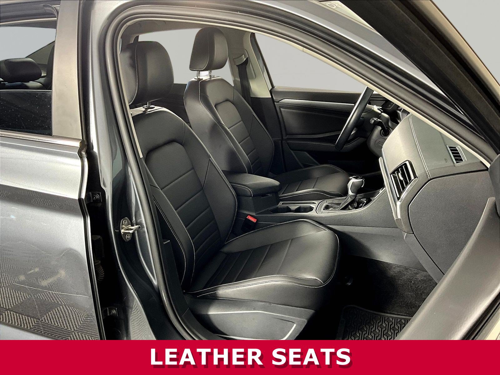 Used 2023 Volkswagen Jetta SE FWD image 27