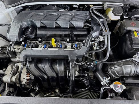 Certified 2024 Hyundai Venue SEL image 32