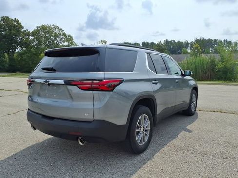 Used 2023 Chevrolet Traverse LT FWD image 7