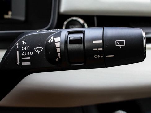 Used 2025 Mitsubishi Outlander SE AWD/4WD image 29