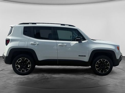 Used 2023 Jeep Renegade Latitude AWD/4WD image 11
