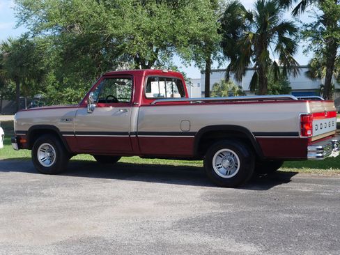 Used 1992 Dodge D/W Truck 150 RWD image 16