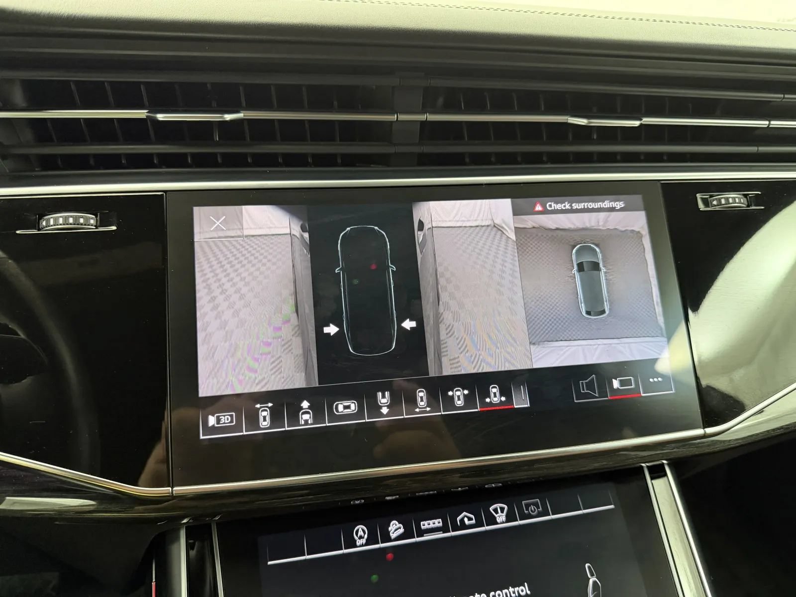 Used 2022 Audi Q8 Prestige AWD/4WD image 42