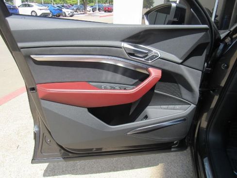 Used 2023 Audi e-tron S Premium Plus w/ Black Optic Package image 14