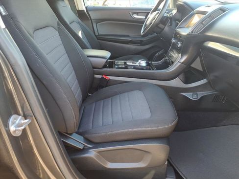 Used 2020 Ford Edge SE image 11