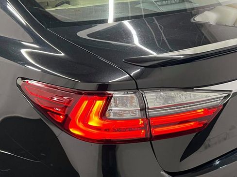 Used 2017 Lexus ES 350 w/ Navigation System Package image 9