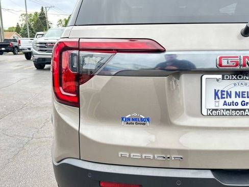 Used 2022 GMC Acadia AT4 AWD/4WD image 9