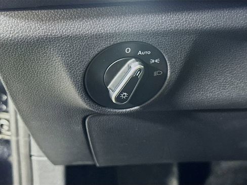 Used 2024 Volkswagen Jetta SE image 21