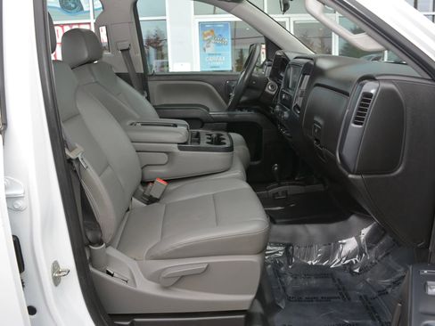 Used 2018 Chevrolet Silverado 1500 W/T w/ Trailering Package image 13