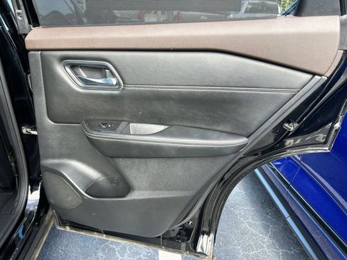 Used 2022 Nissan Rogue Platinum AWD/4WD image 46