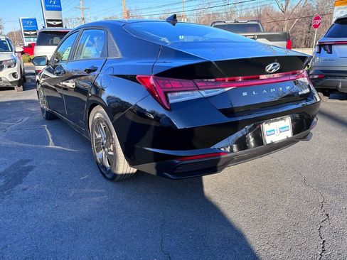 Used 2022 Hyundai Elantra Blue w/ Preferred Accessory Package image 5