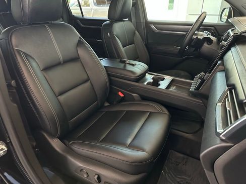 Used 2024 GMC Acadia Elevation FWD image 18