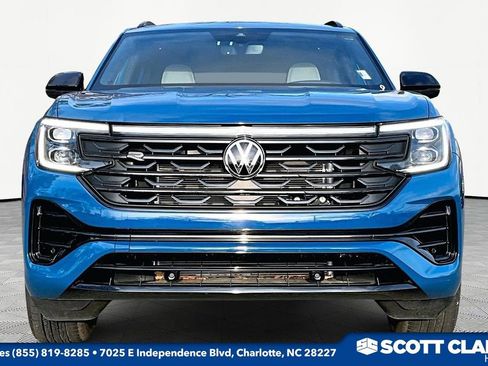Used 2025 Volkswagen Atlas Cross Sport SEL R-Line image 2